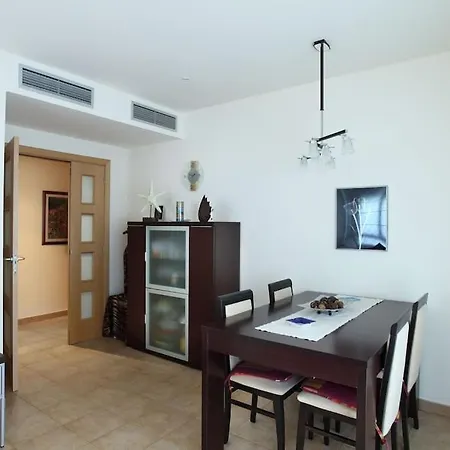Residential Flat * 료렛 드 마르
