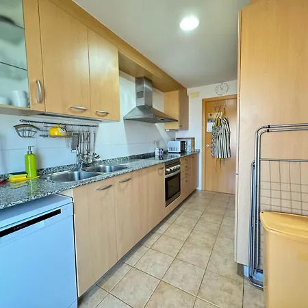 아파트 Residential Flat 료렛 드 마르